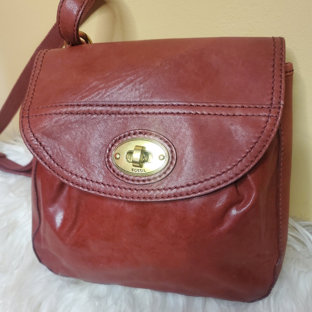 Vintage Fossil crossbody.